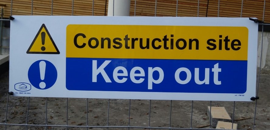 How to prevent trespassers and vandalism on a building site